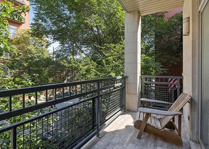 Private Balcony 1 Garage Parking Sleeps 6 * Chicago